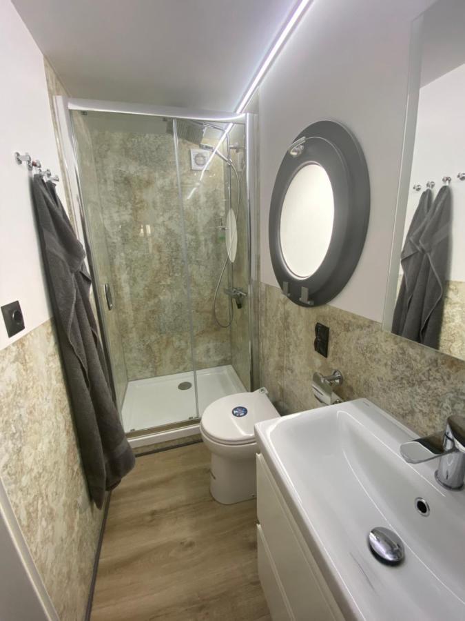 Hausboot Fjord Claudia Schleswig Hotel Ngoại thất bức ảnh